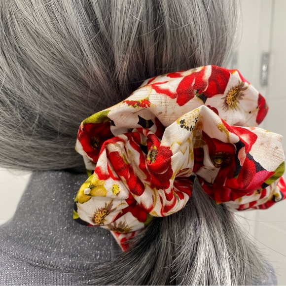 Floral Hair Scrunchie. Multicolor. Medium - Picture 4 of 10